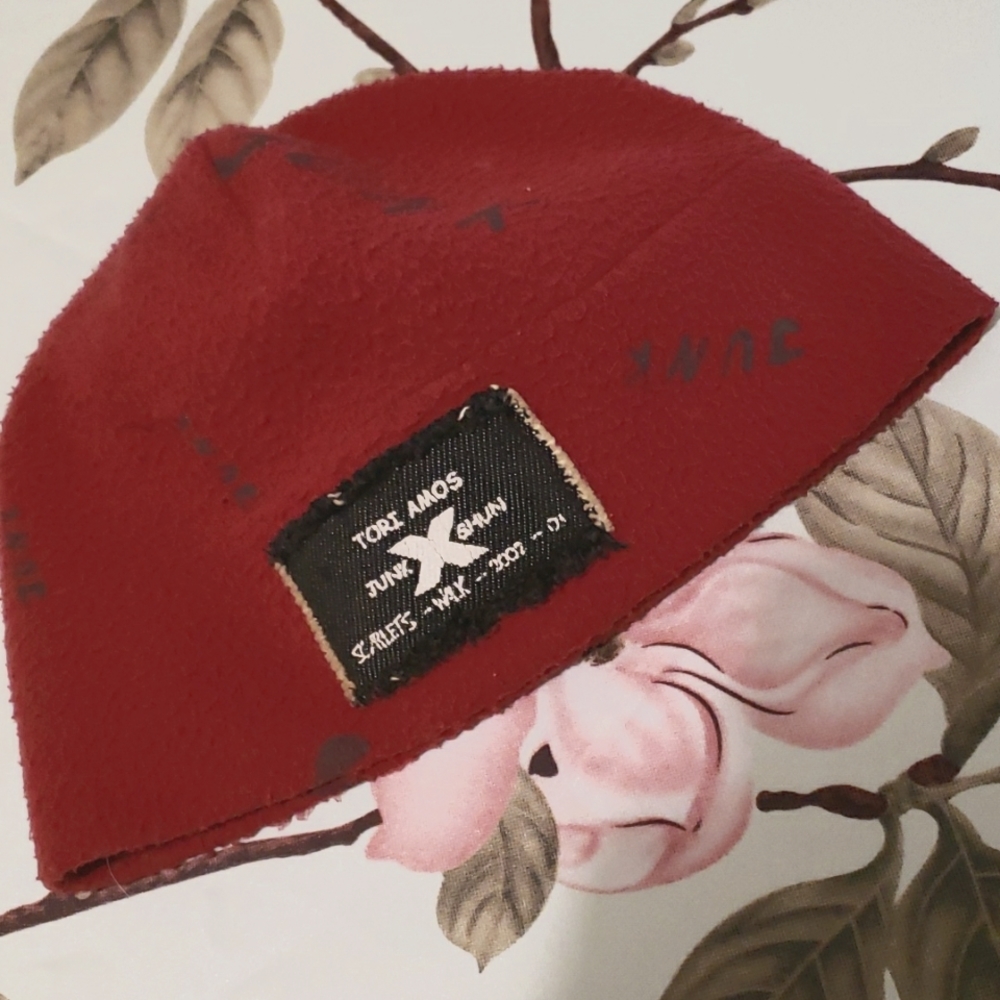 Tori amos hat